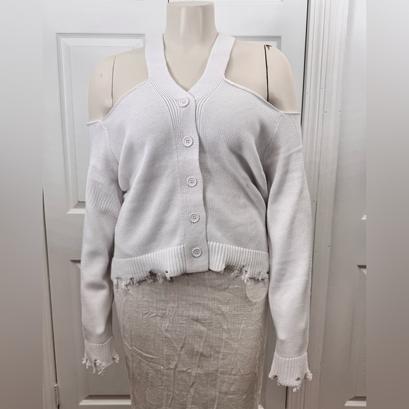 525 America Off-the-Shoulder White Frayed Hem Sweater XS & L NWT - Picture 3 of 10